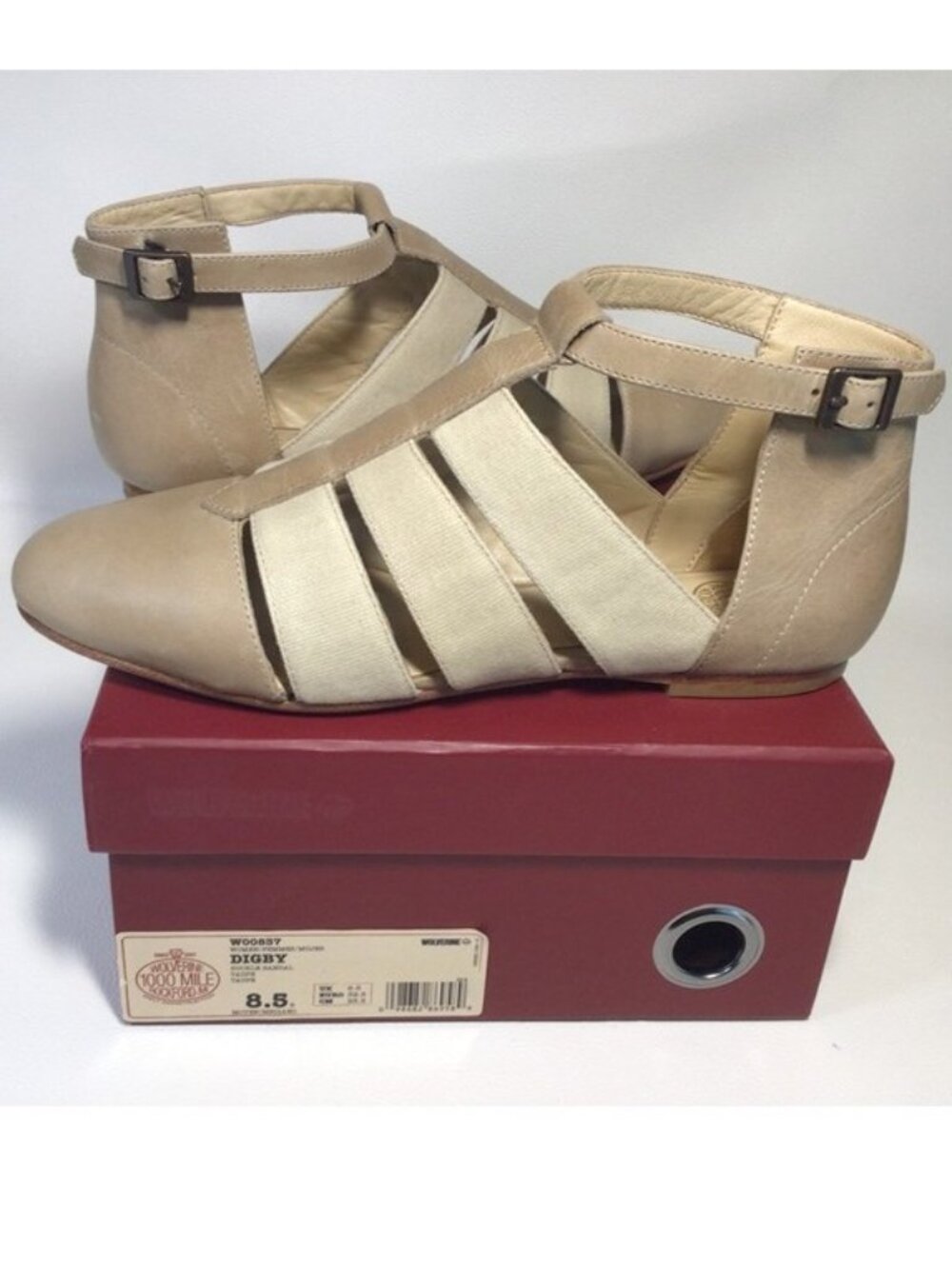 Sandals Wolverine 1000 Mile Size 8.5 Flat Heel NEW